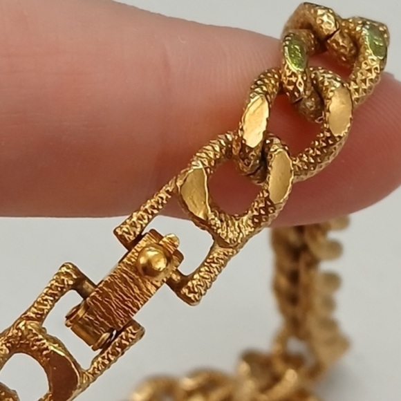 Vintage Large Gold Tone Big Pendant Monet Necklace - Picture 5 of 7